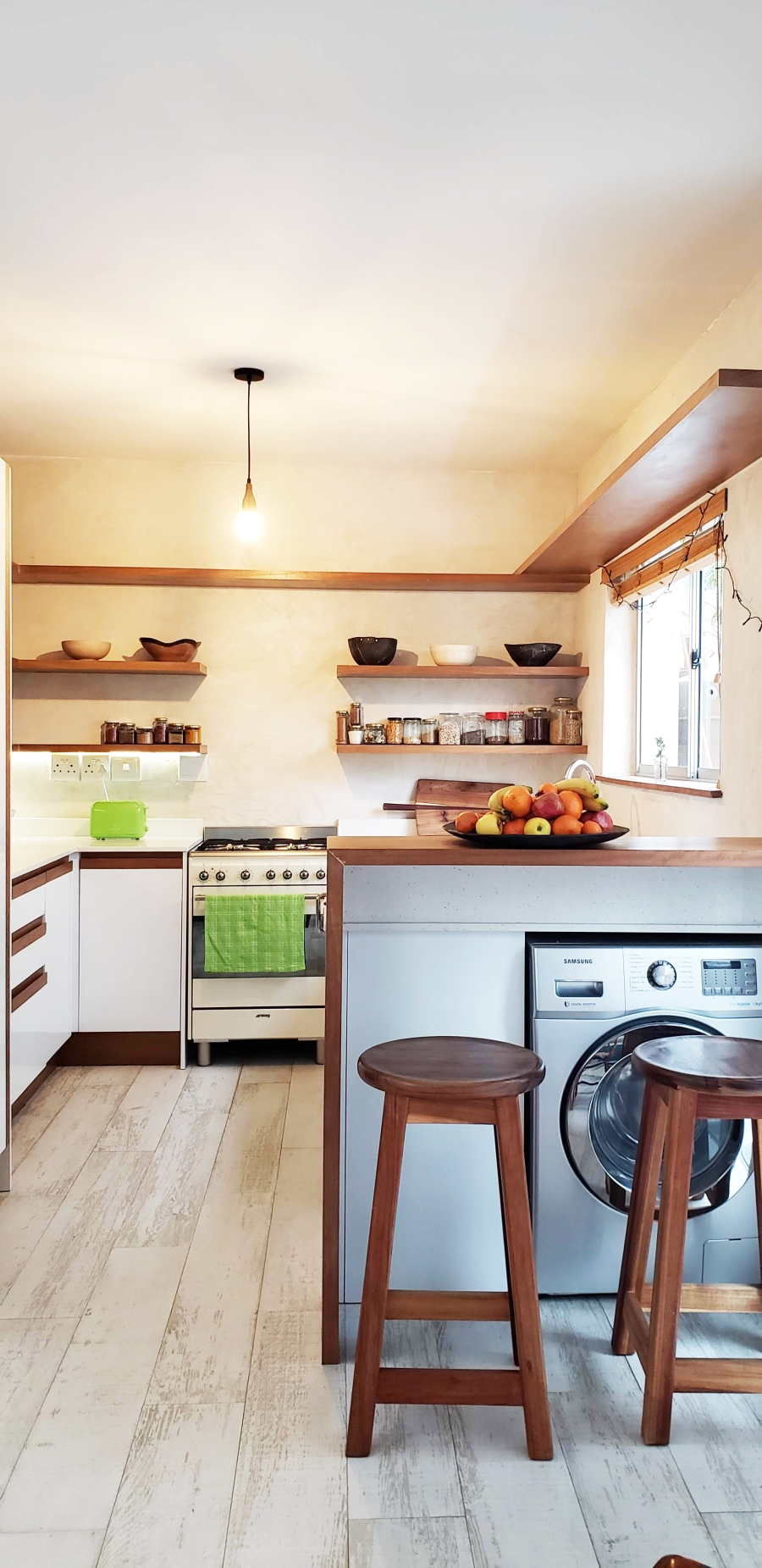 To Let 1 Bedroom Property for Rent in Sea Point Western Cape